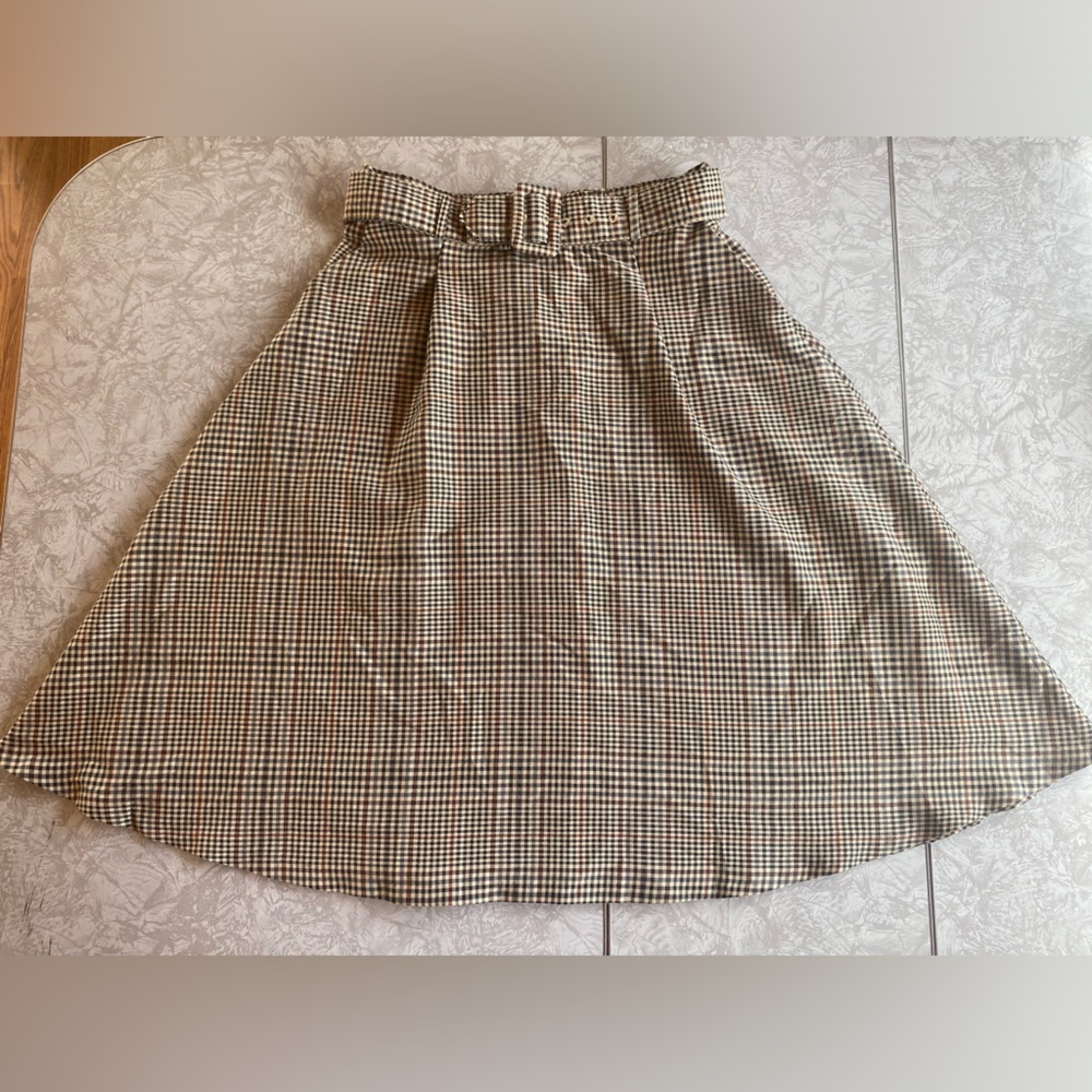 ModCloth Circle Skirt with Belt, tan/black/brown plain size Large.